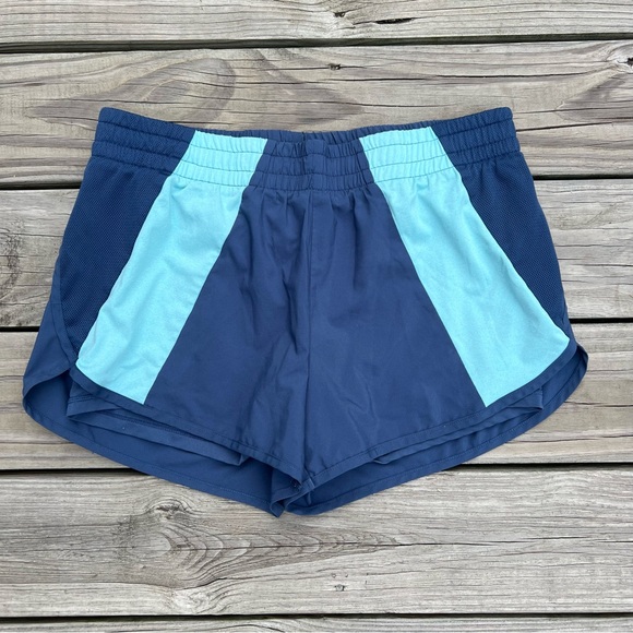 Women’s Athletic Shorts, size large, built in fitted shorts, running shorts - Picture 2 of 9